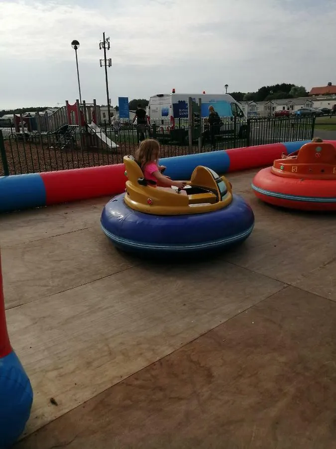 Chapmanholidaylets Cayton Bay