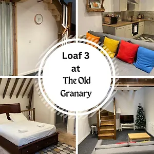 Loaf 3 At The Old Granary Converted Town Centre Barn Apartment
